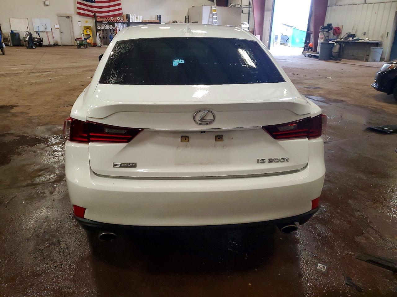 2016 LEXUS IS 200t