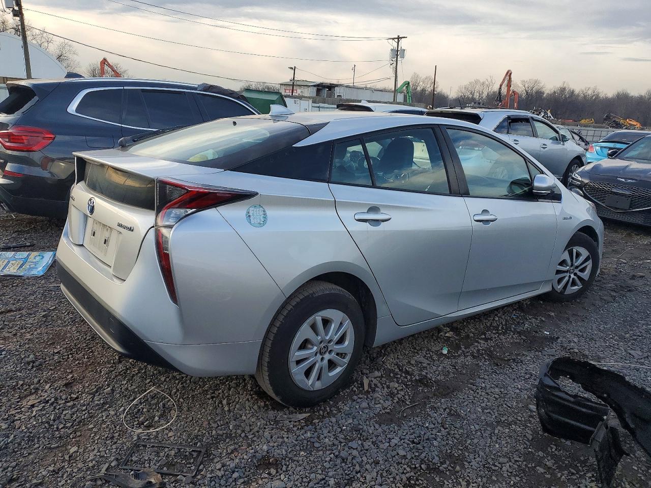 2016 TOYOTA PRIUS