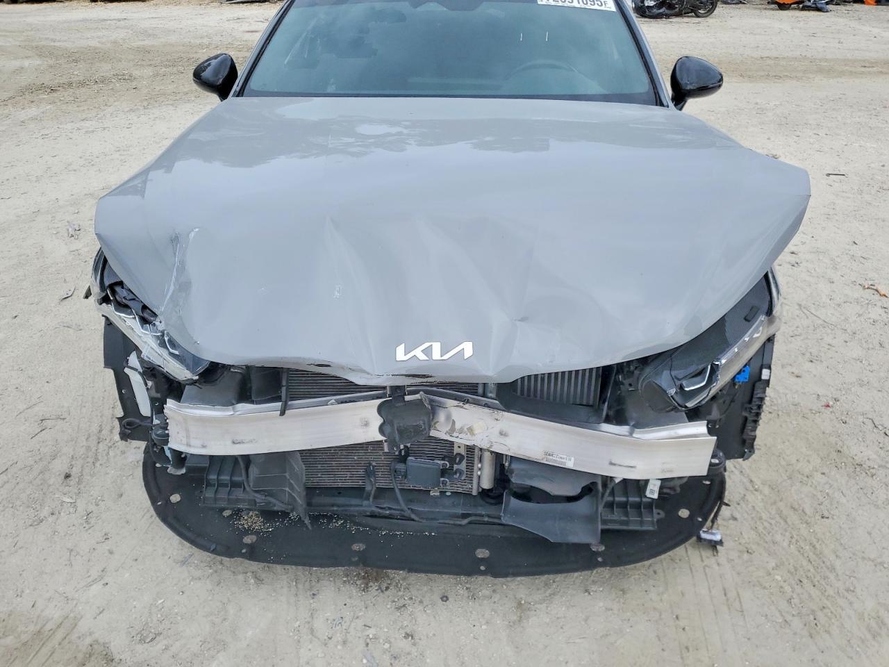 2023 KIA K5