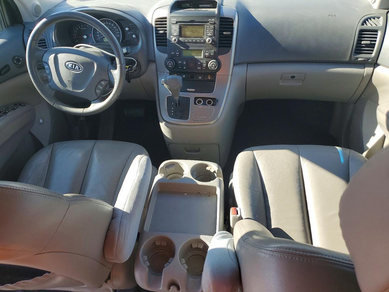 2010 KIA SEDONA