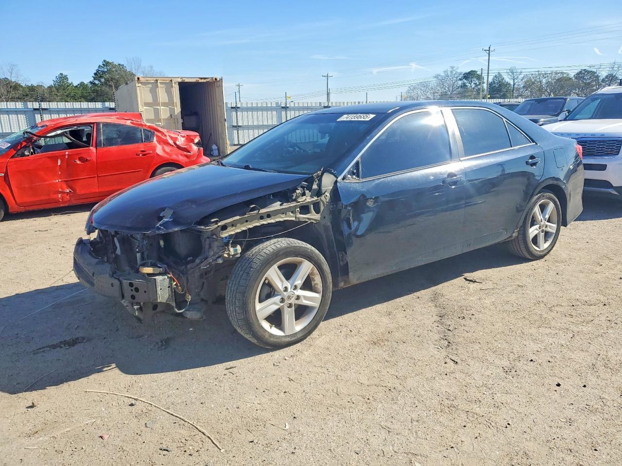 2014 TOYOTA CAMRY