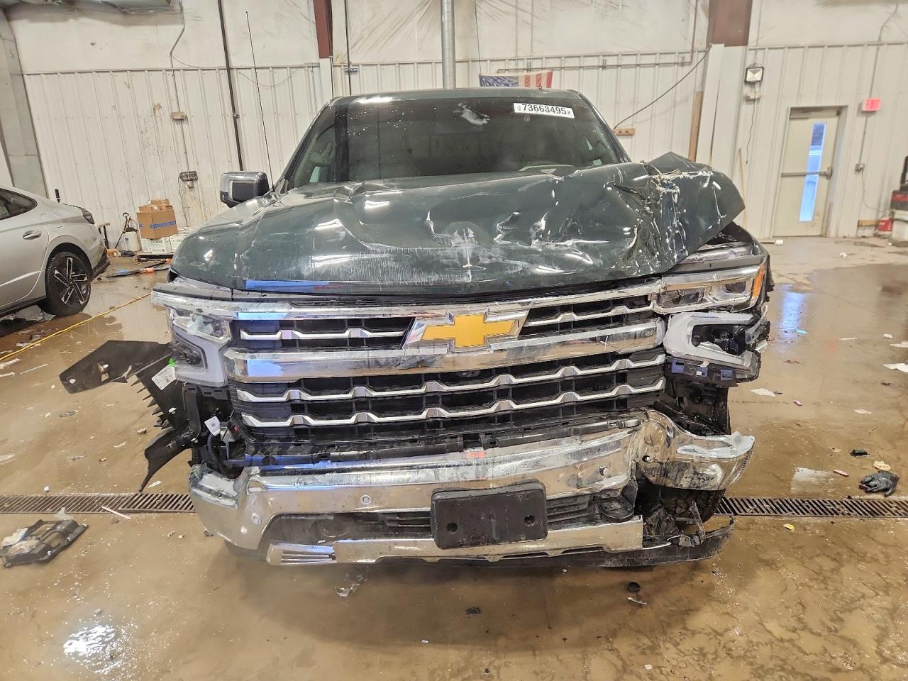2025 CHEVROLET Silverado