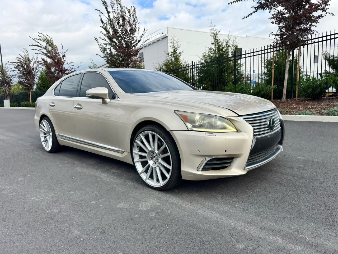 2017 LEXUS LS 460