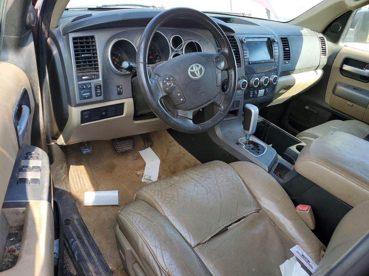 2011 TOYOTA Sequoia