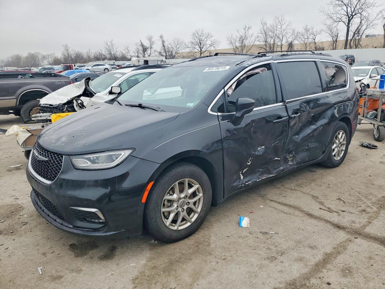 2022 CHRYSLER Pacifica