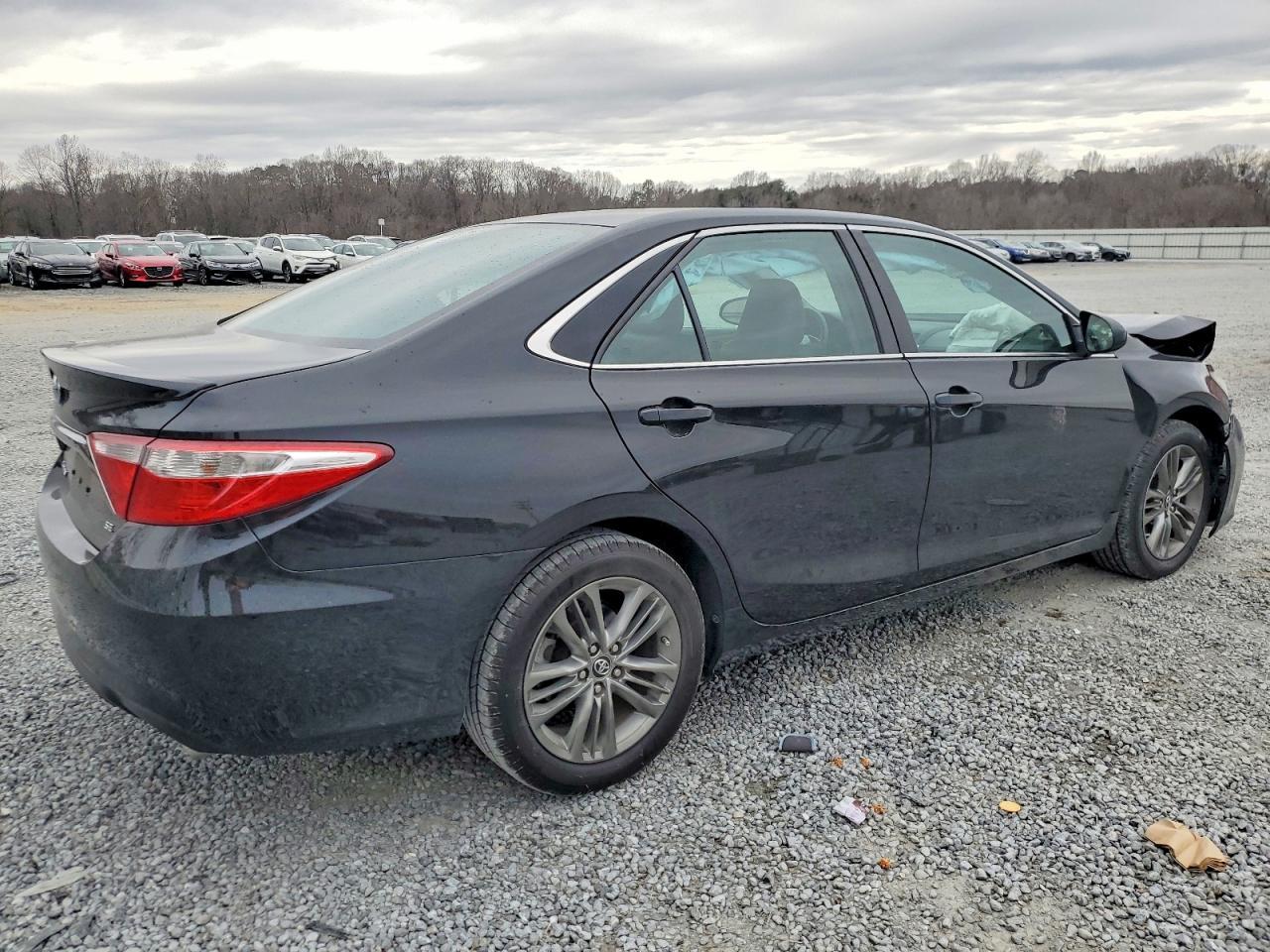 2016 TOYOTA CAMRY