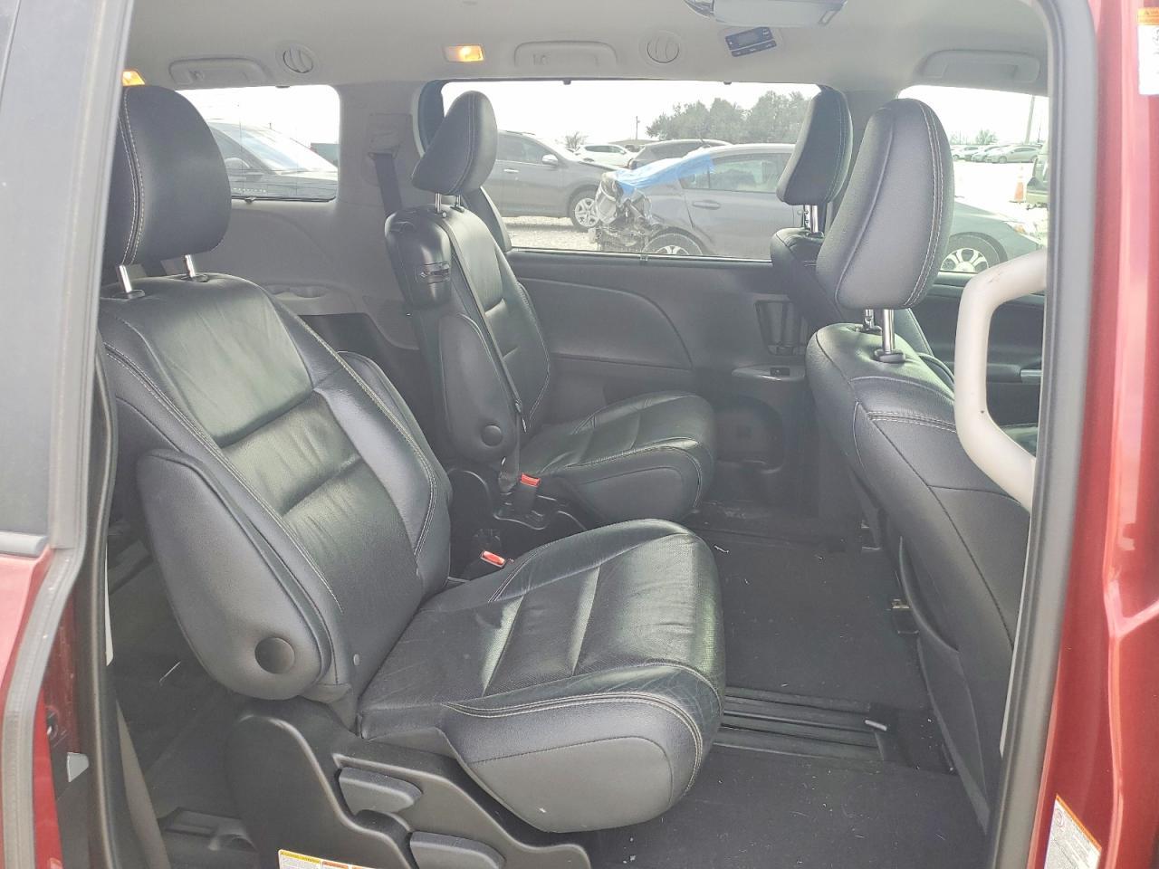 2017 TOYOTA SIENNA