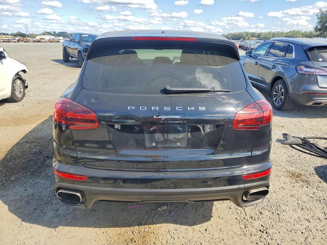 2016 PORSCHE CAYENNE