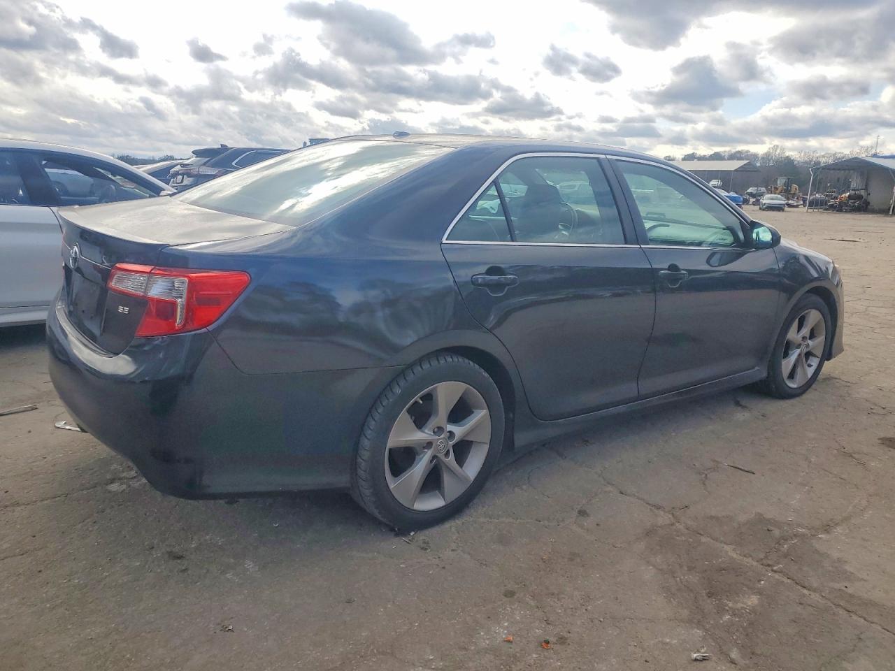 2013 TOYOTA CAMRY