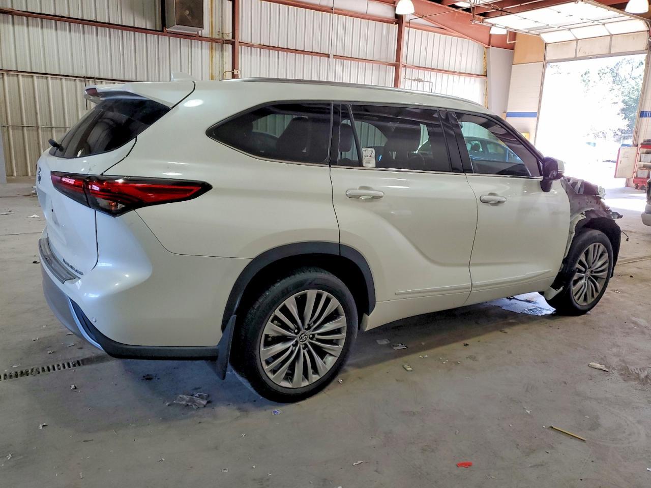 2021 TOYOTA HIGHLANDER