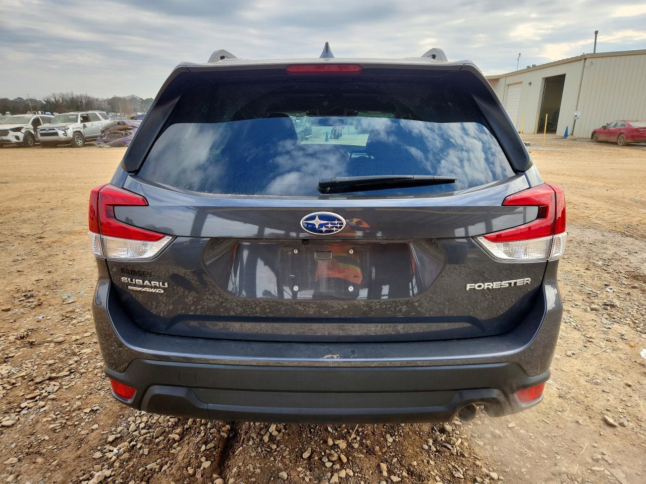 2022 SUBARU FORESTER