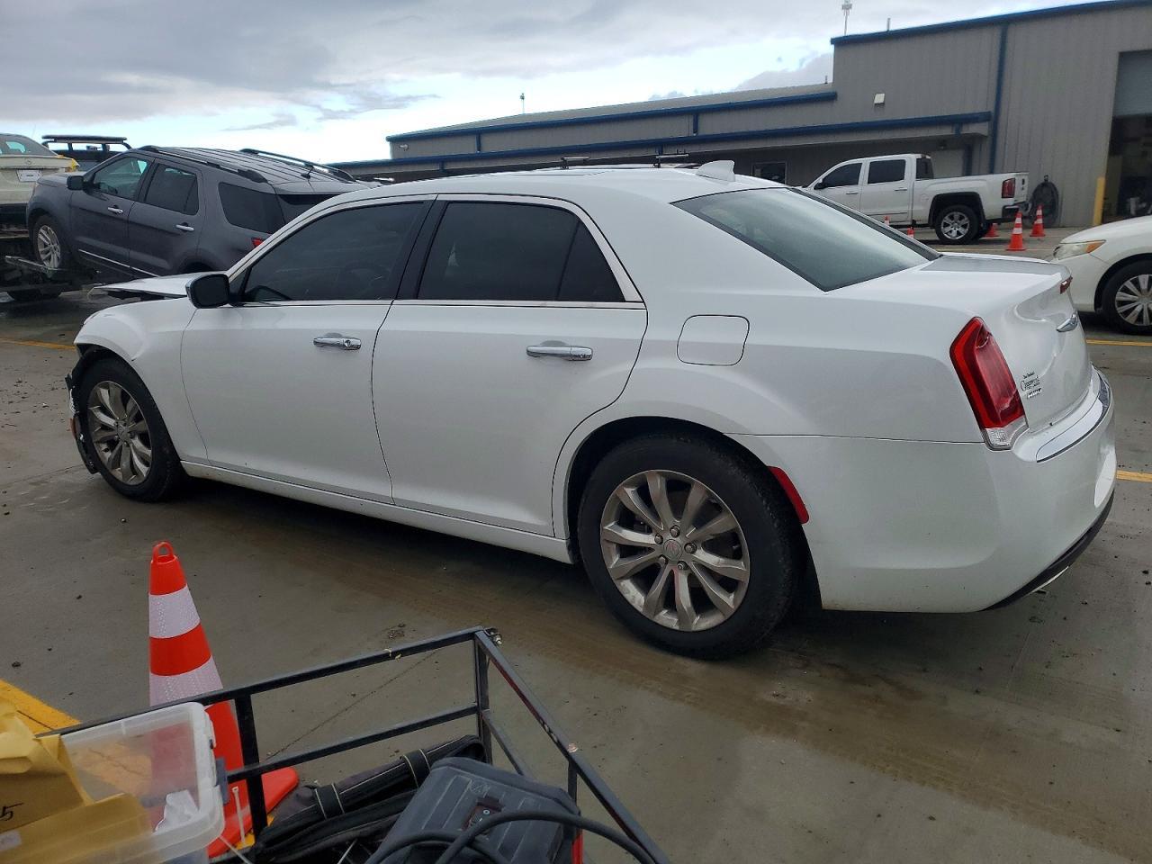 2020 CHRYSLER 300