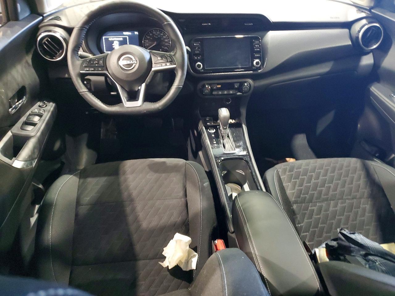 2025 NISSAN KICKS