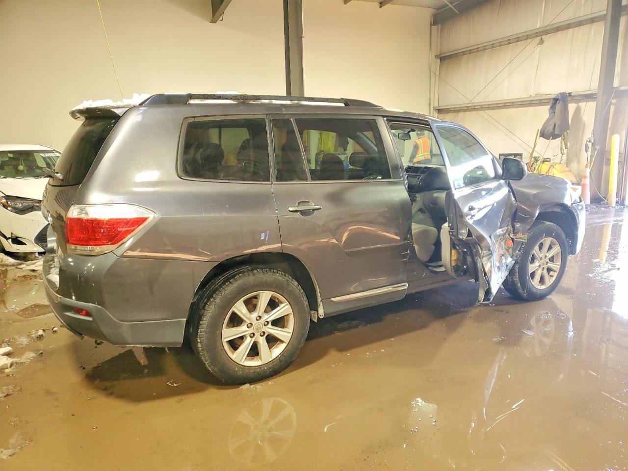 2013 TOYOTA HIGHLANDER