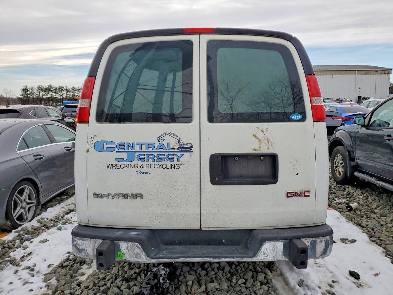 2017 GMC Savana