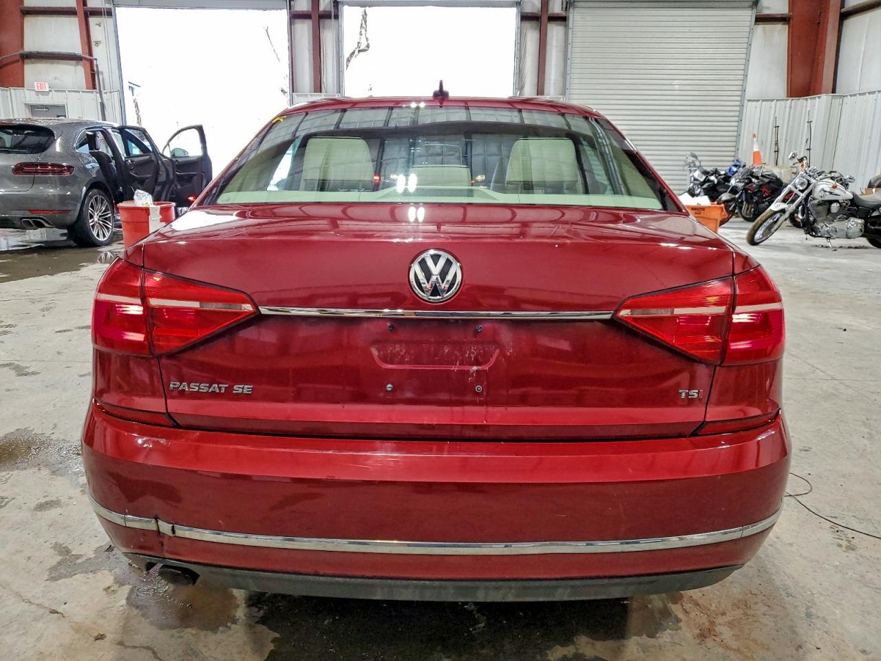 2016 VOLKSWAGEN Passat
