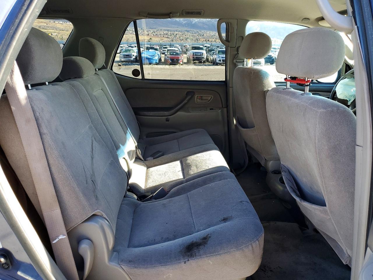 2001 TOYOTA Sequoia