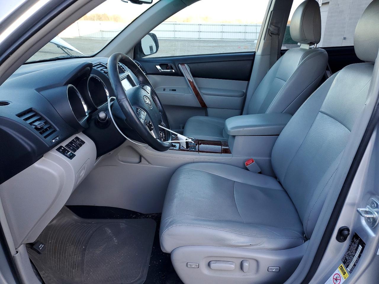 2012 TOYOTA HIGHLANDER