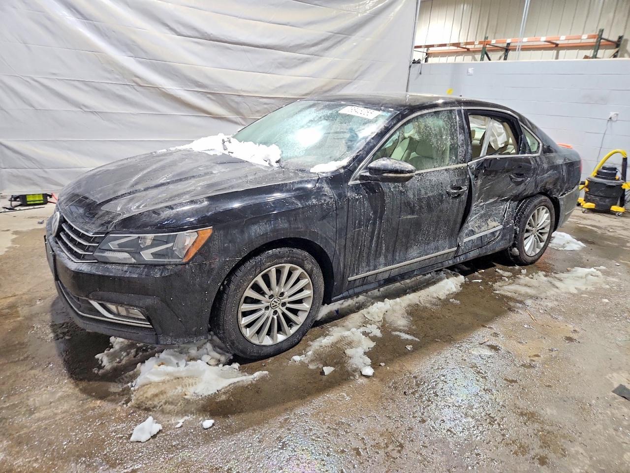 2016 VOLKSWAGEN Passat