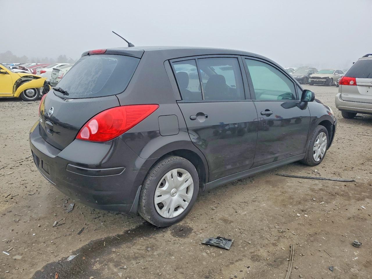 2011 NISSAN VERSA
