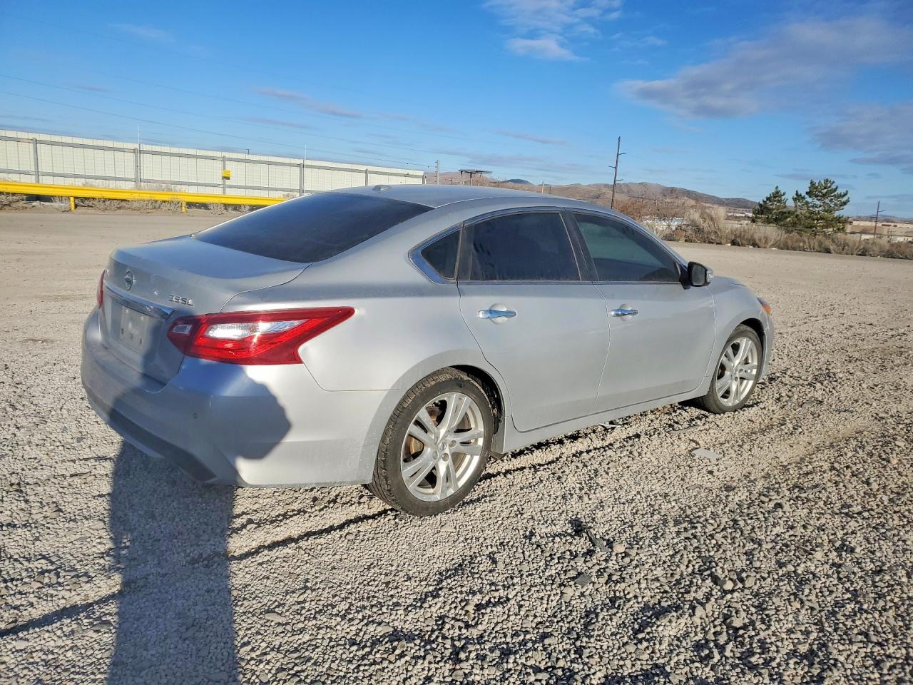 2016 NISSAN ALTIMA