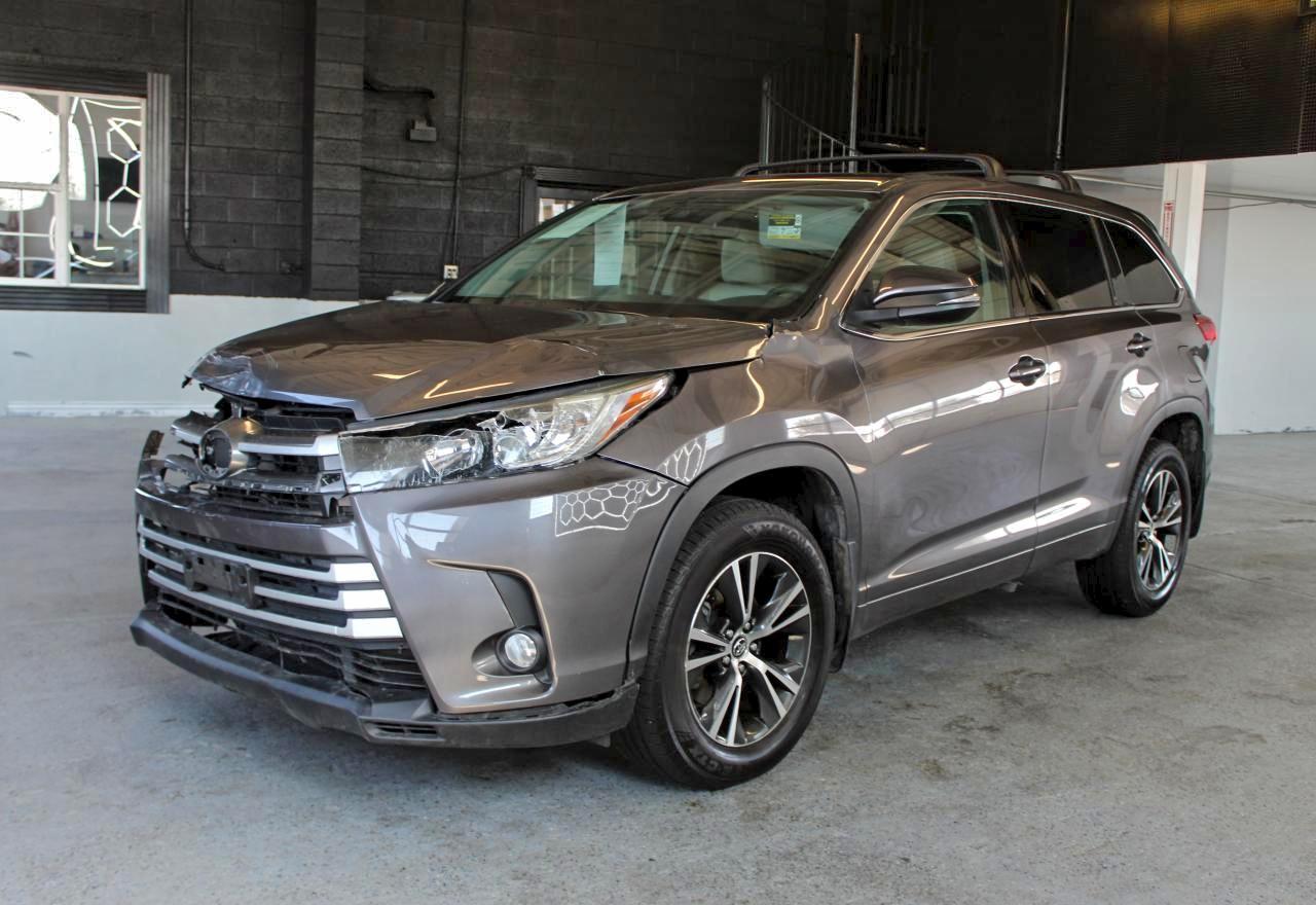 2018 TOYOTA HIGHLANDER