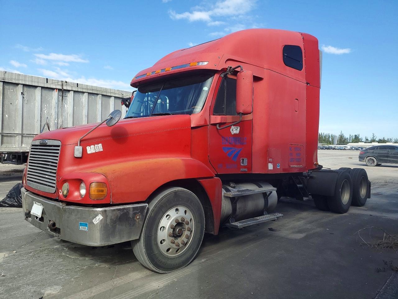 2003 FREIGHTLINER Cst120