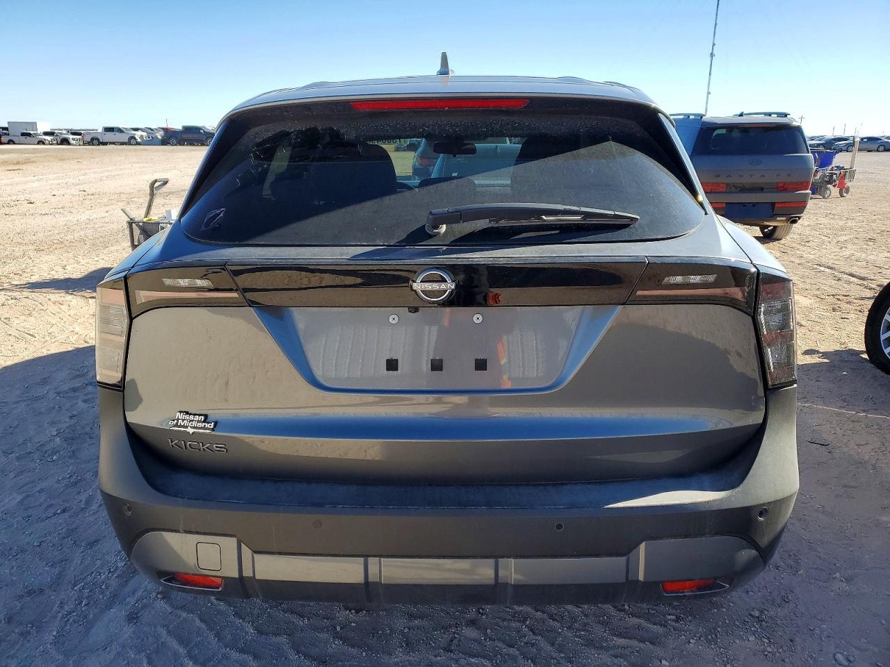 2025 NISSAN KICKS