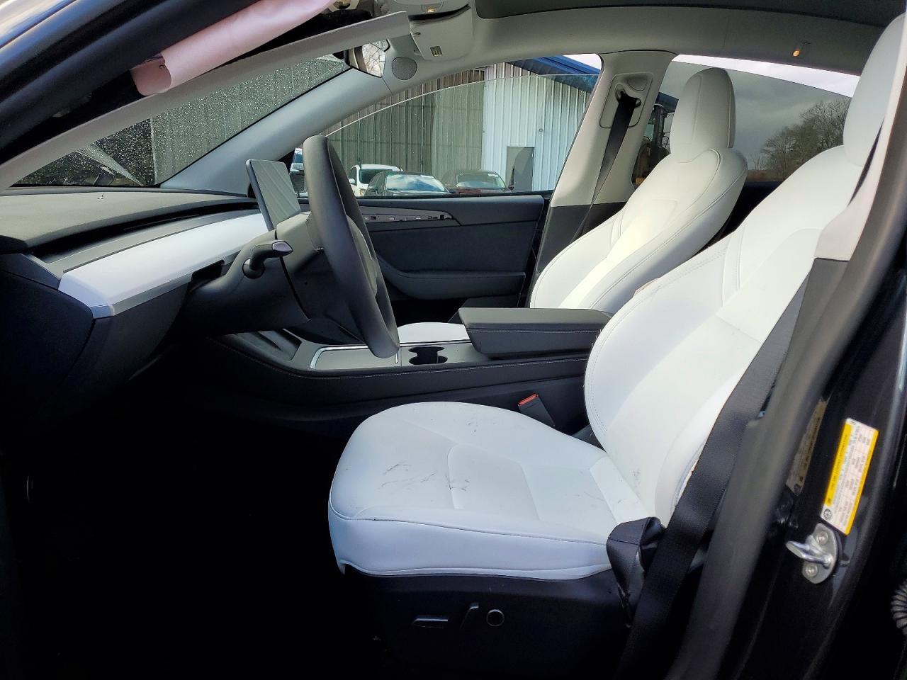 2025 TESLA MODEL Y