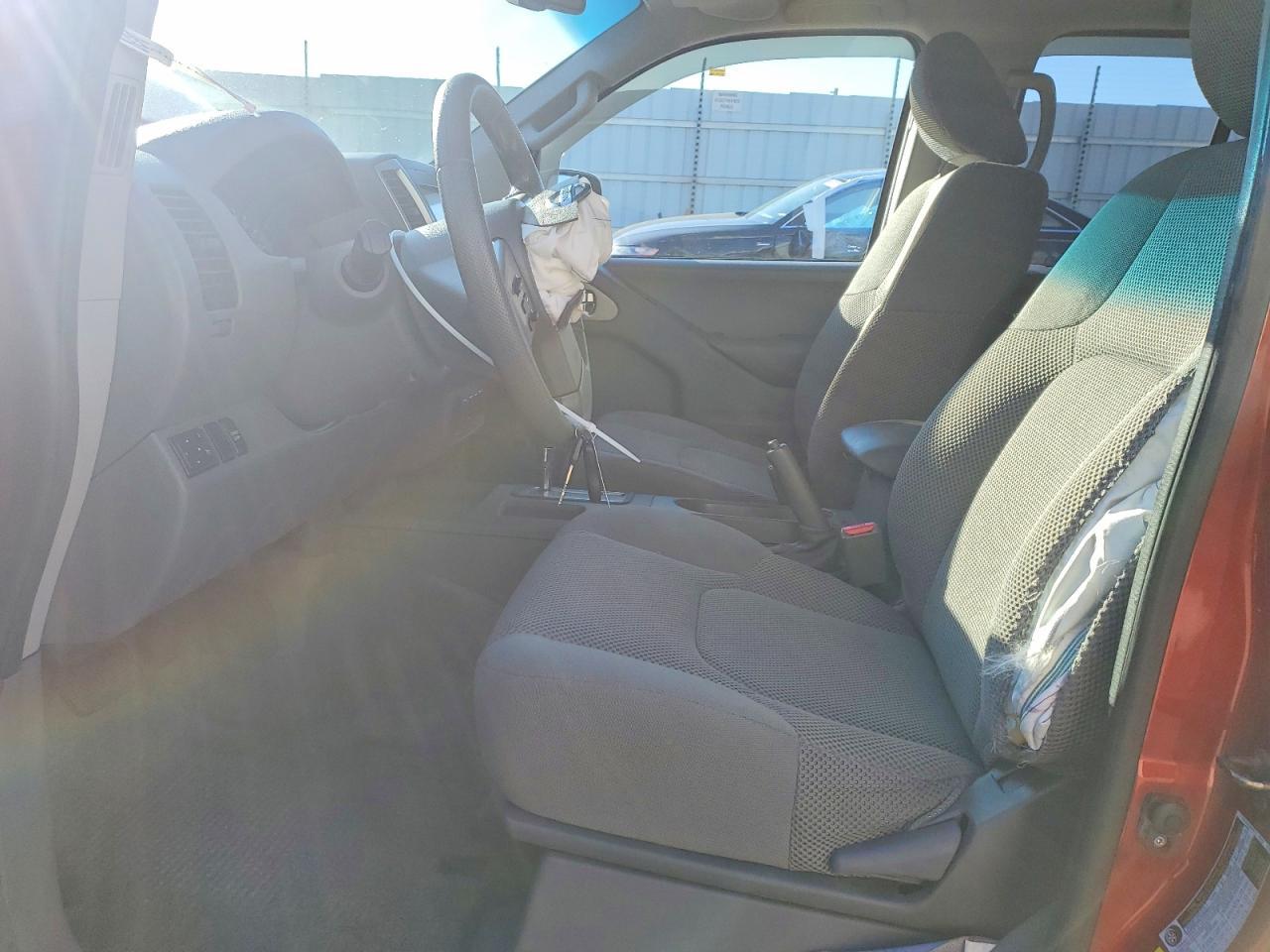 2015 NISSAN Frontier