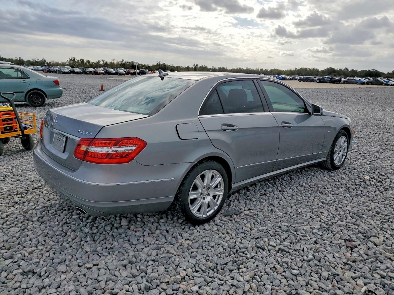 2012 MERCEDES-BENZ E-Class