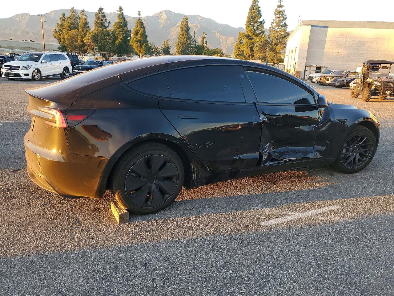 2025 TESLA MODEL 3
