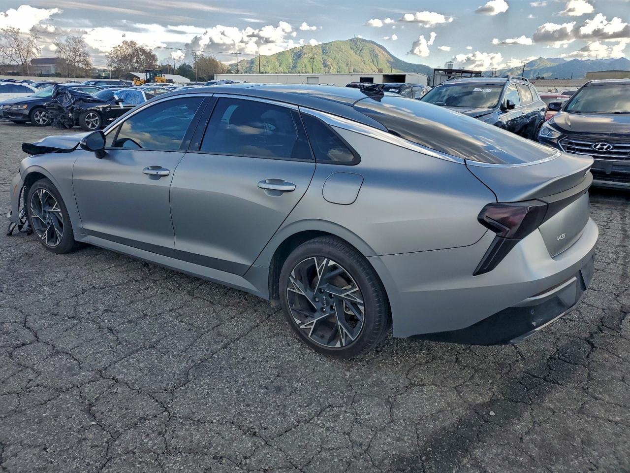 2025 KIA K5