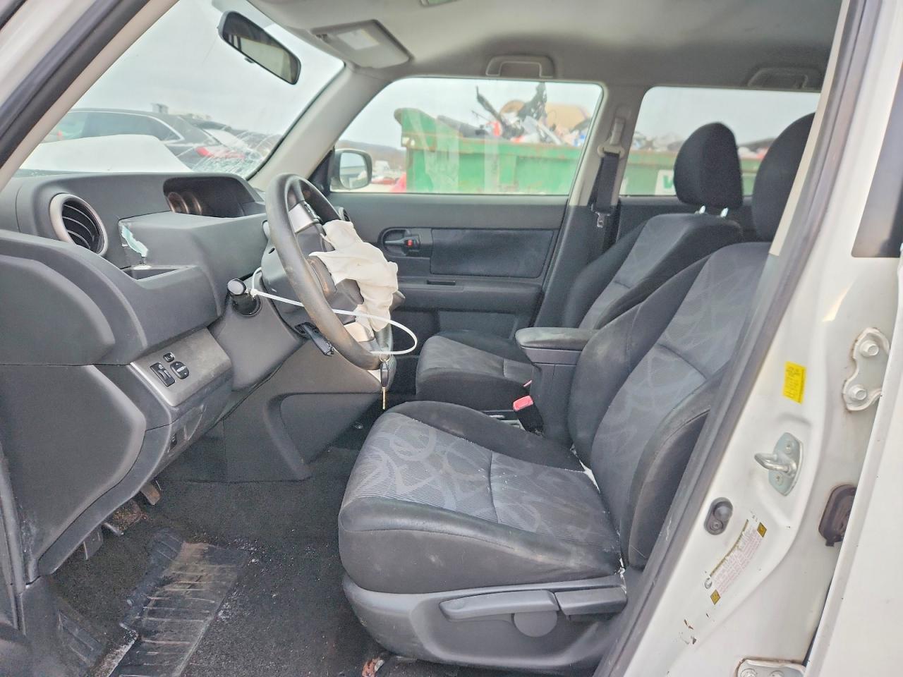 2011 TOYOTA SCION