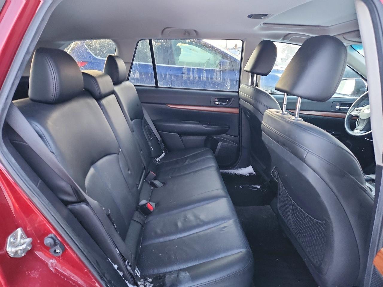 2013 SUBARU Outback