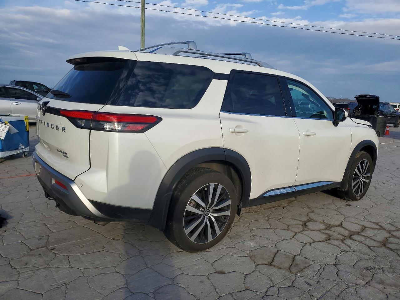 2024 NISSAN PATHFINDER