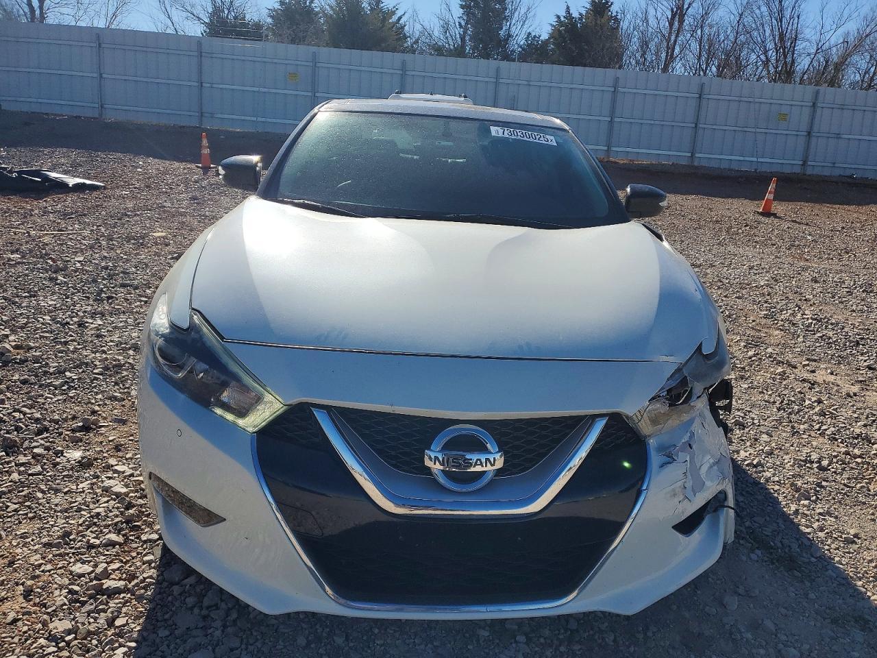 2017 NISSAN Maxima