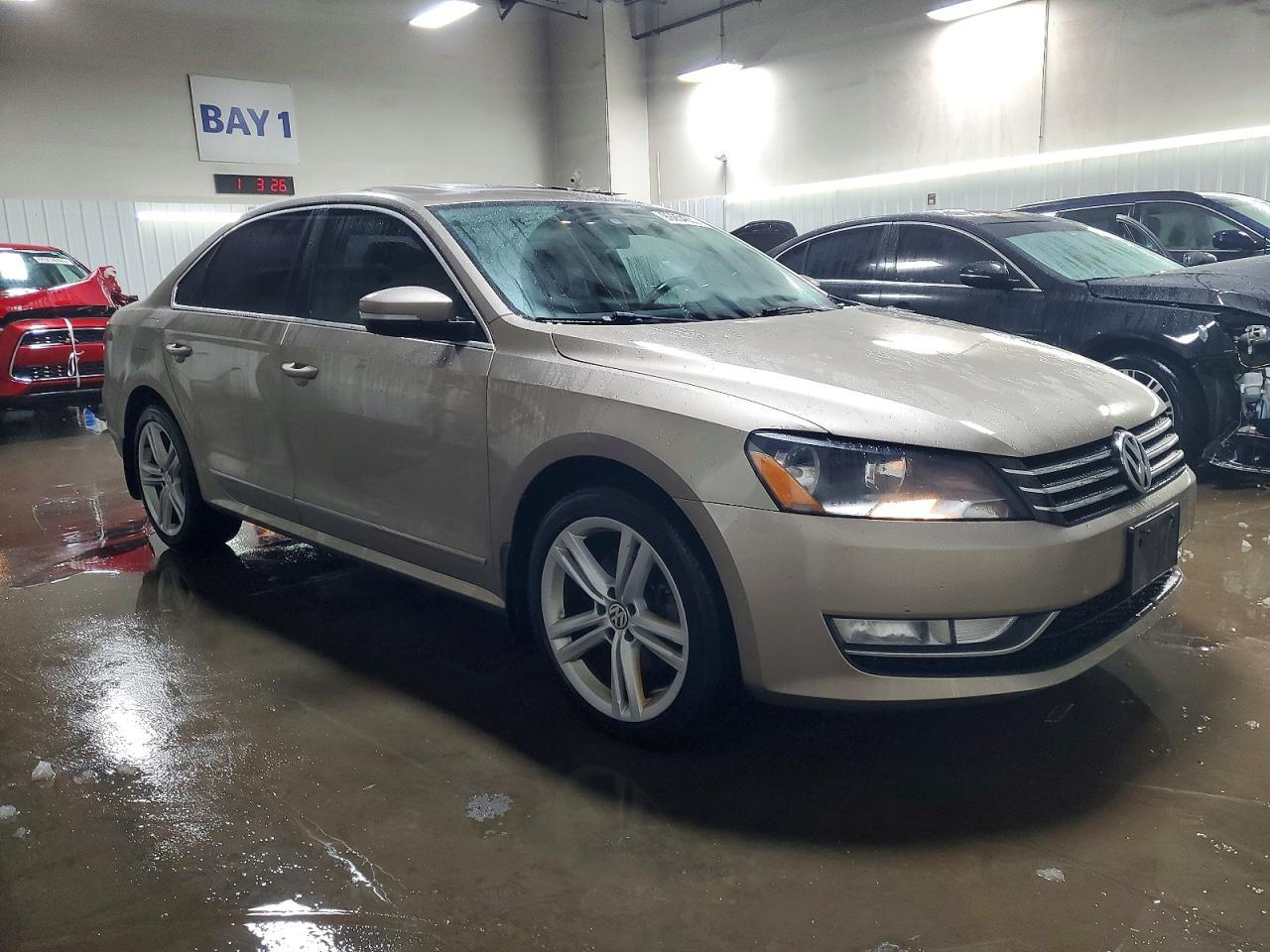 2015 VOLKSWAGEN Passat