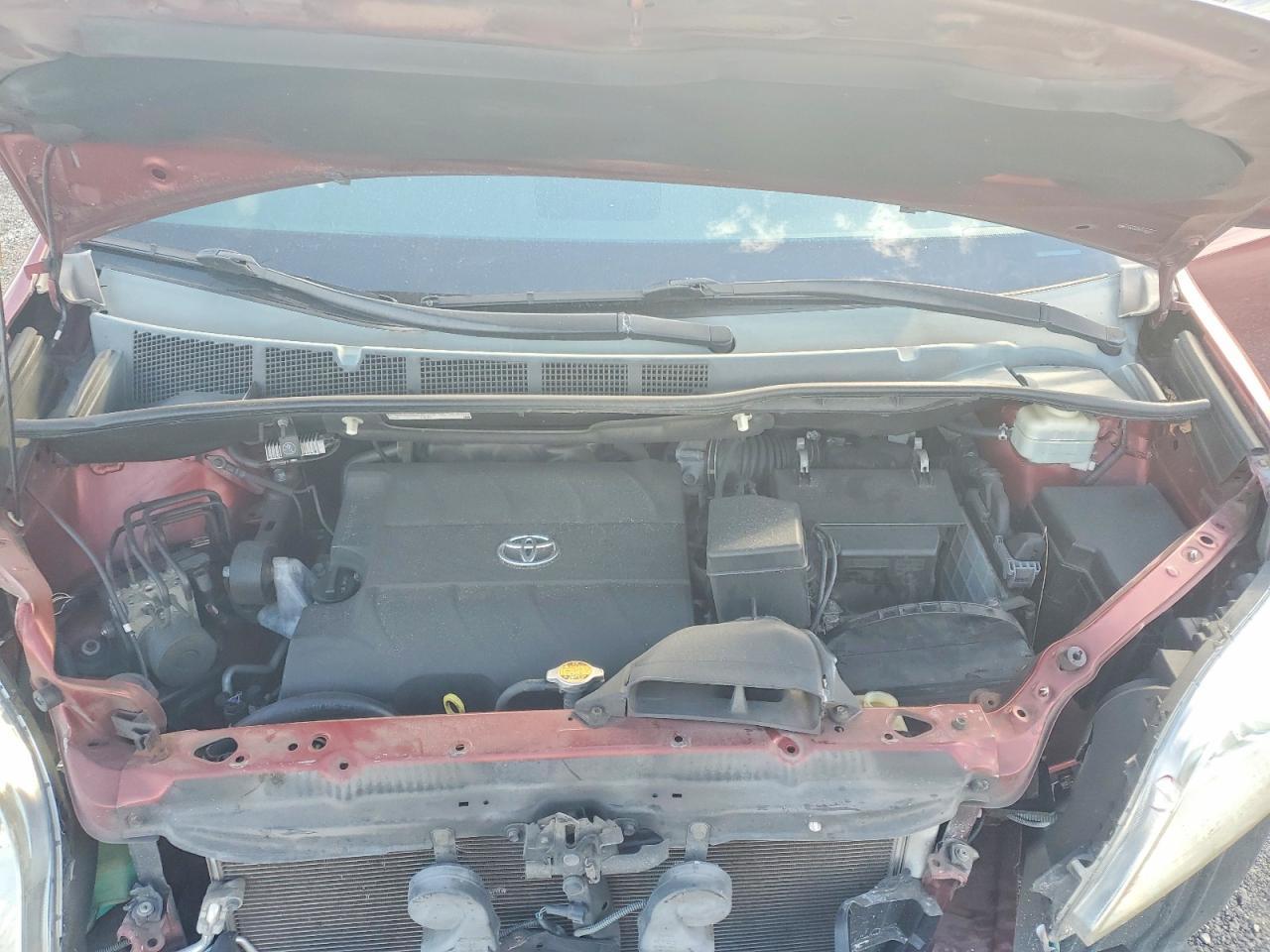 2013 TOYOTA SIENNA