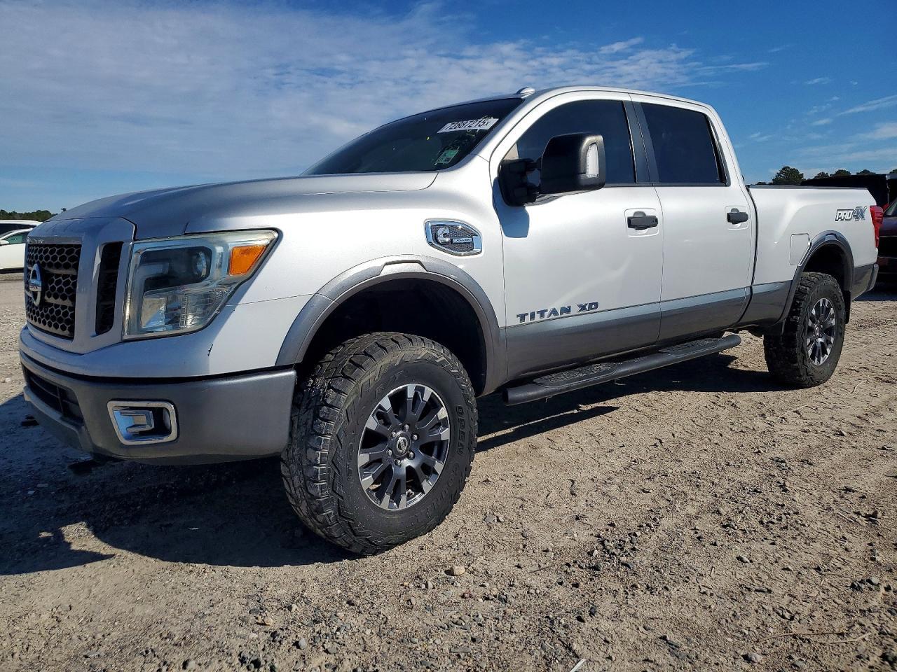 2016 NISSAN Titan
