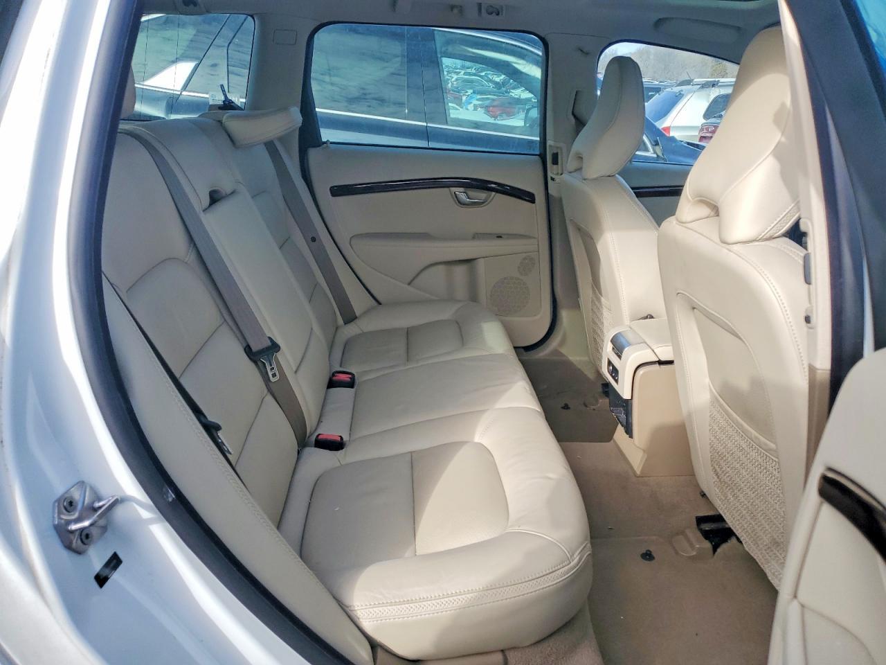 2014 VOLVO XC70