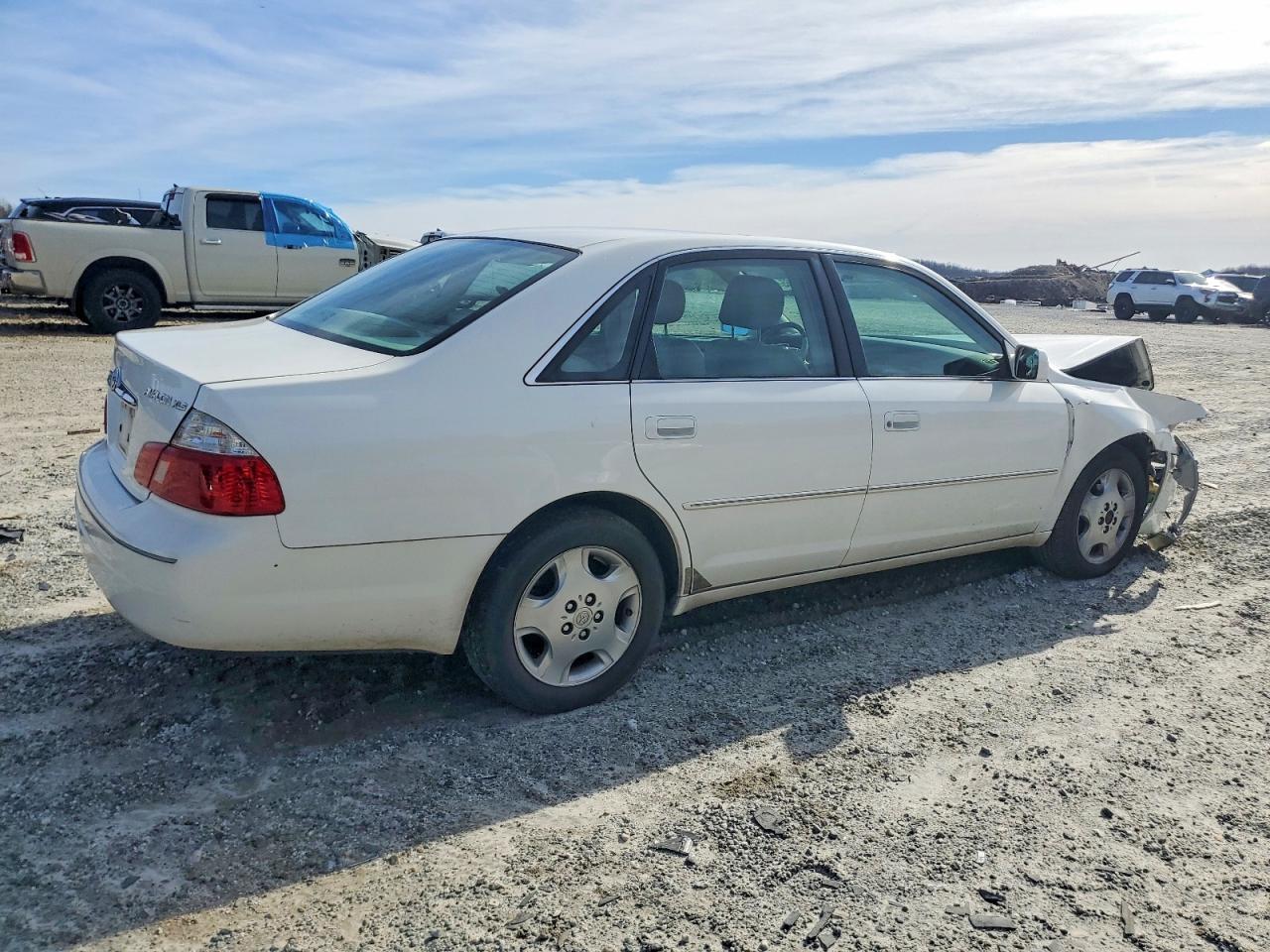 2004 TOYOTA Avalon