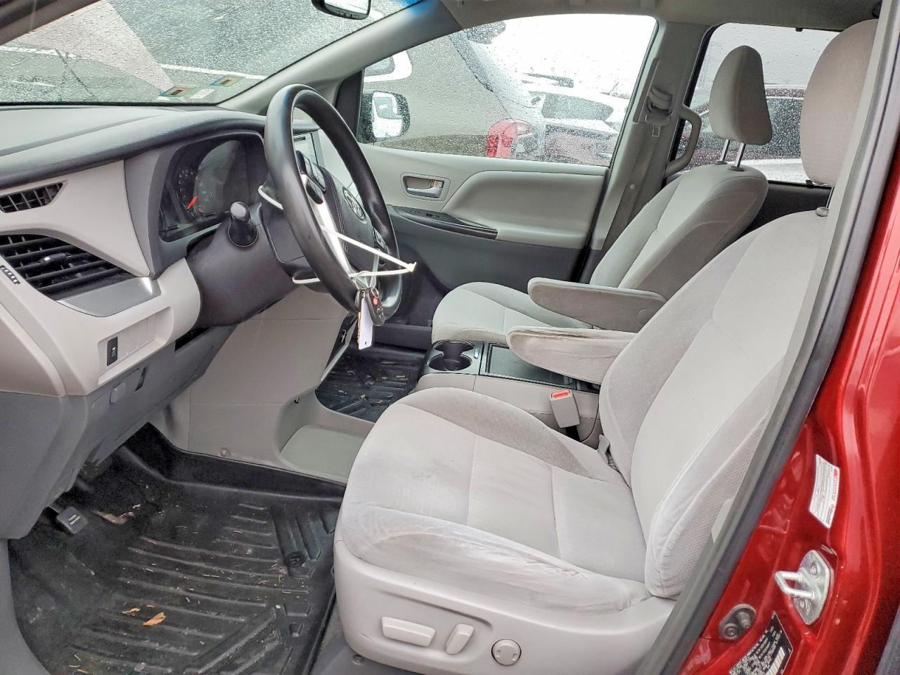 2015 TOYOTA SIENNA