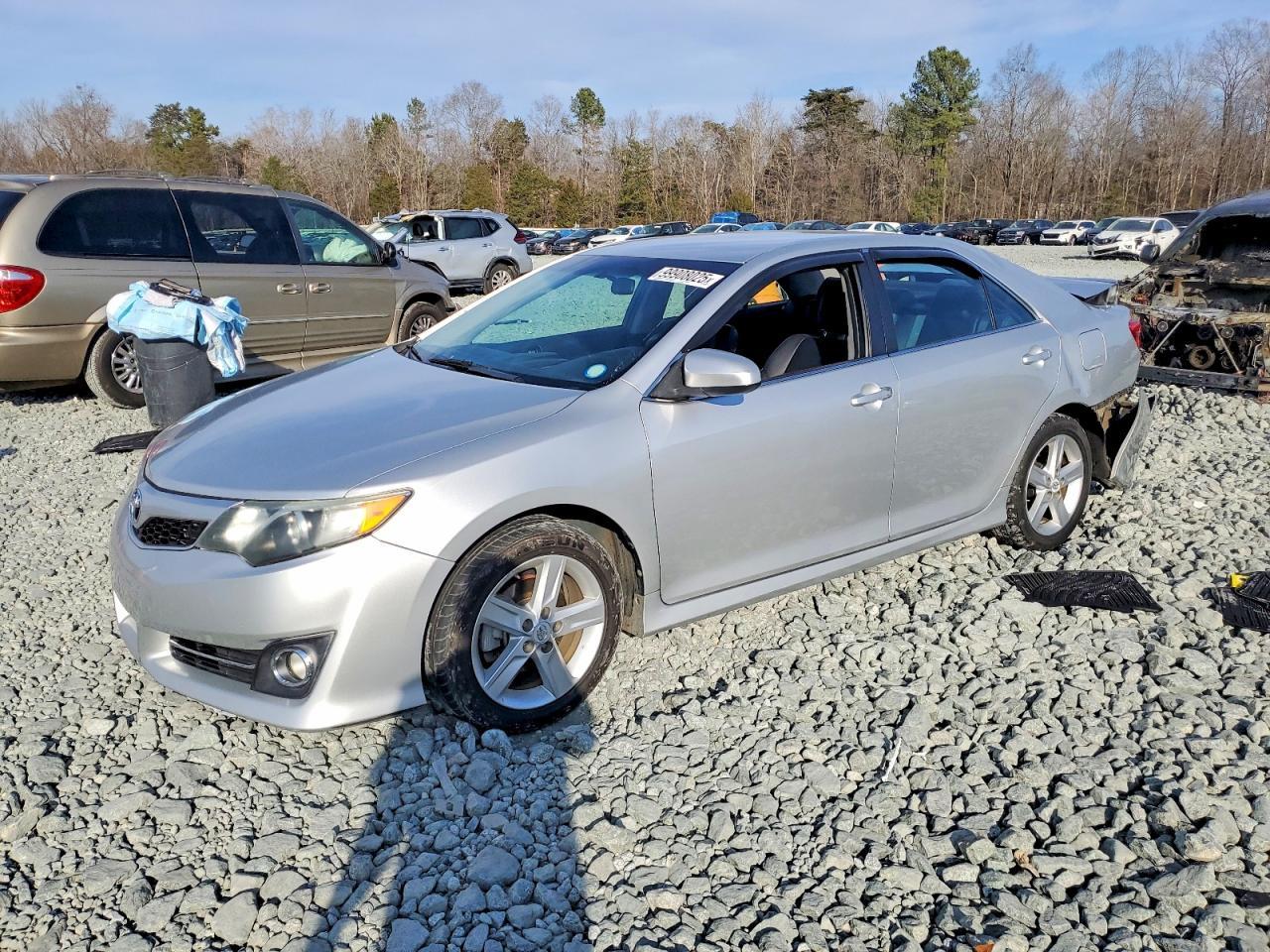 2014 TOYOTA CAMRY