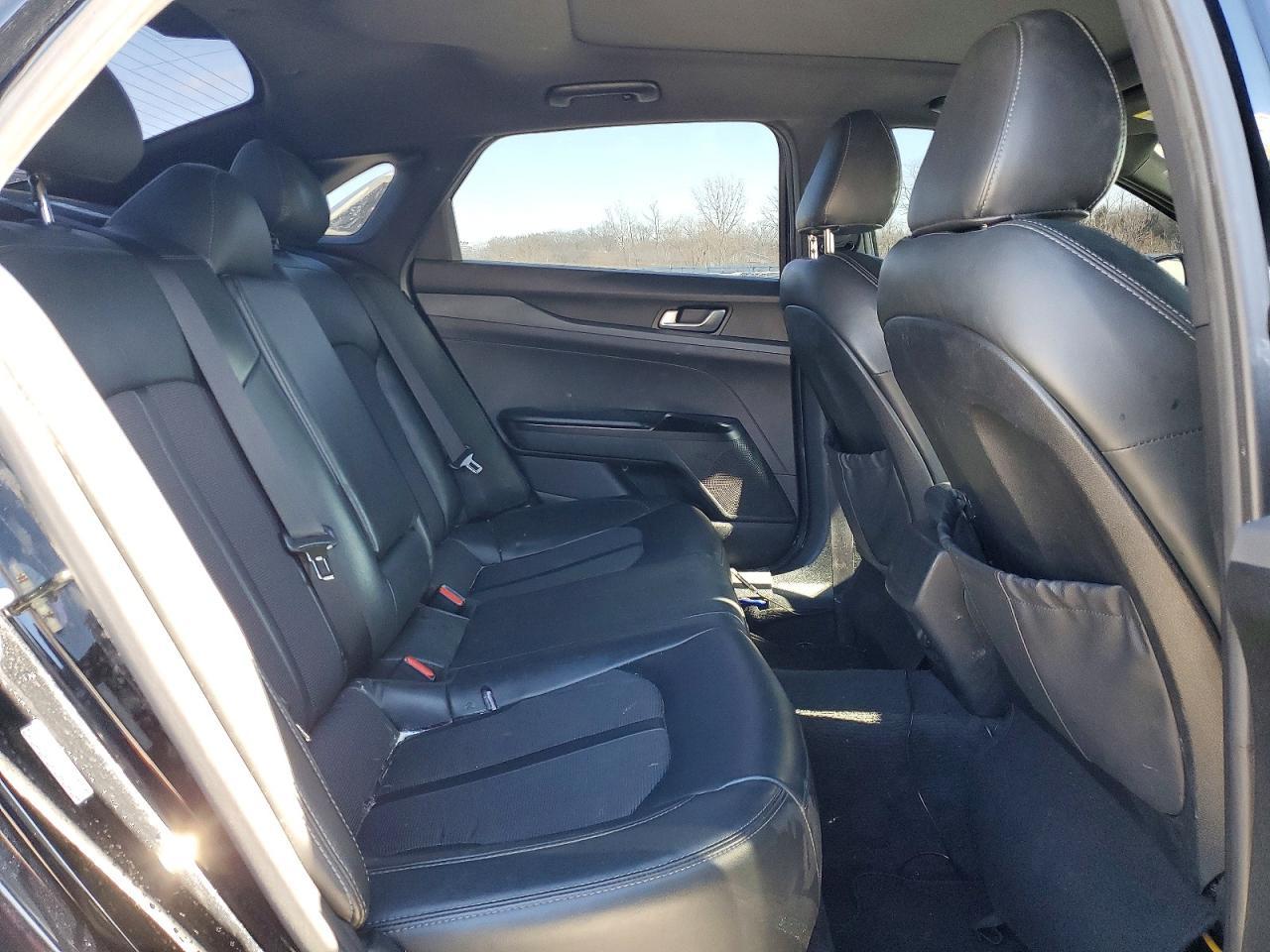2022 KIA K5