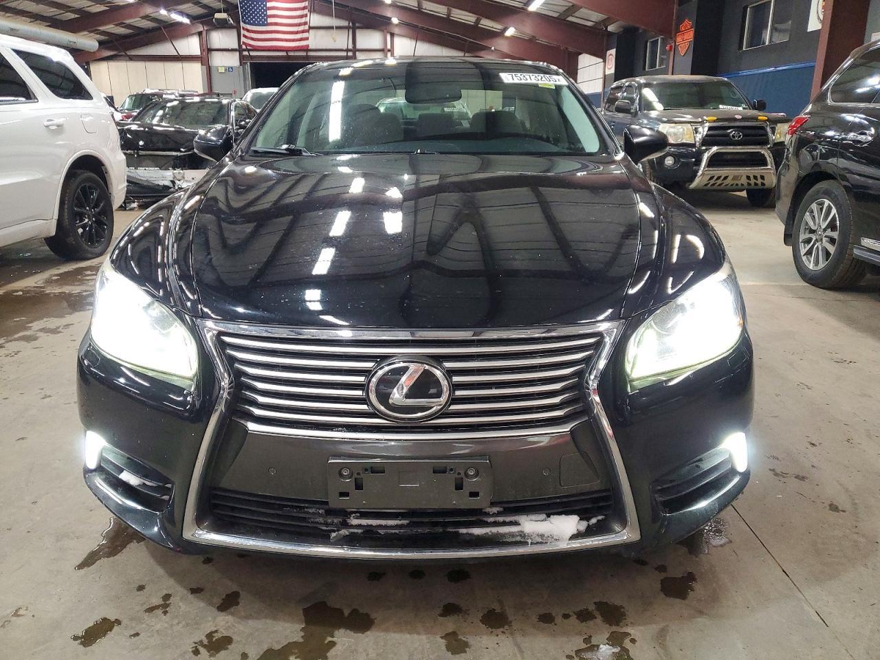 2015 LEXUS LS 460