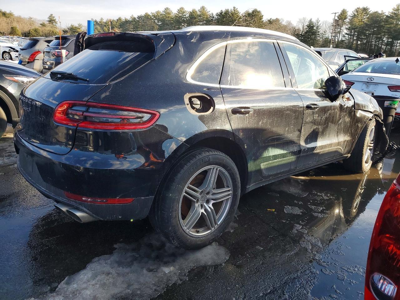 2016 PORSCHE Macan