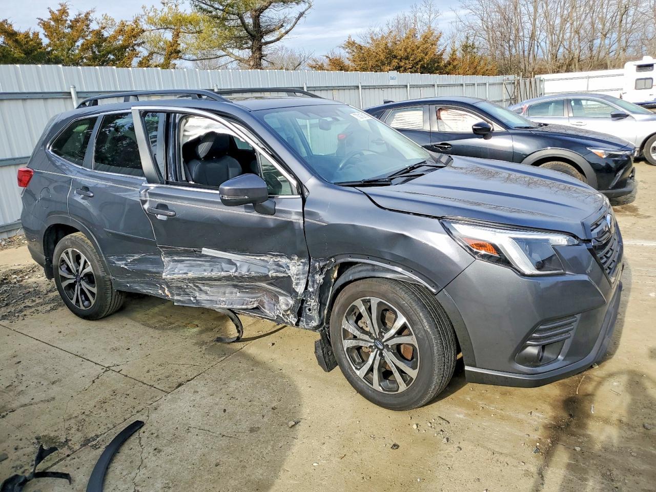 2022 SUBARU FORESTER