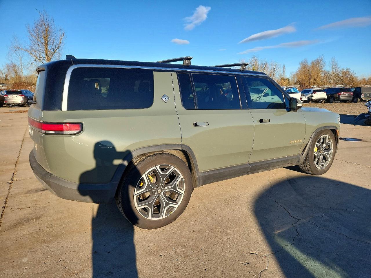 2022 RIVIAN R1s