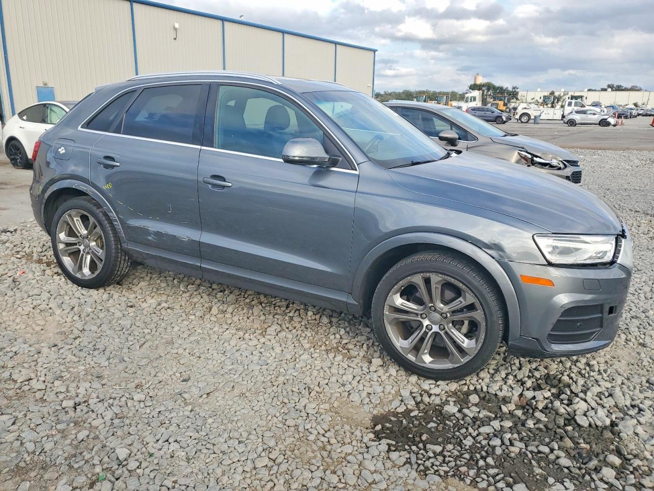 2017 AUDI Q3